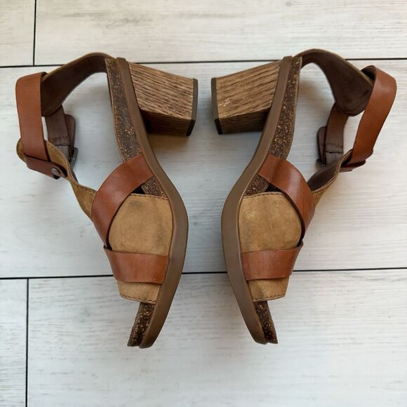 Dansko Dominique T-Strap Leather Heels Womens 39 Brown Strappy Sandals Wood Heel - Picture 7 of 10